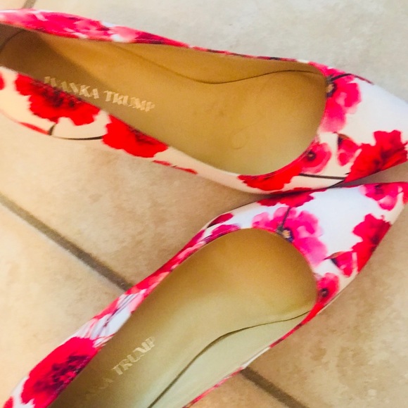 Shoes - Picture 2 of 4